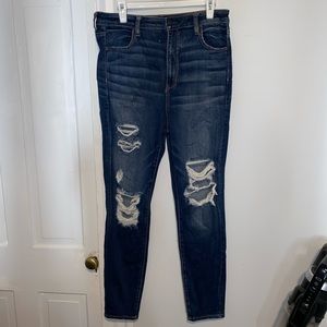 NWOT AMERICAN EAGLE DISTRESSED JEGGING